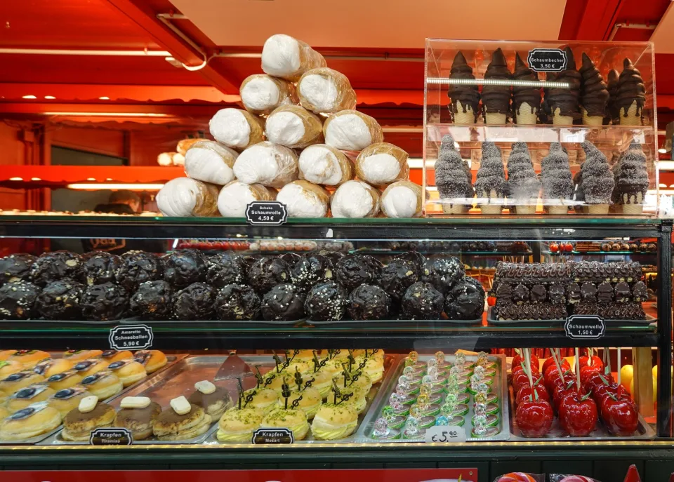 Bánh nên thử khi ghé tiệm